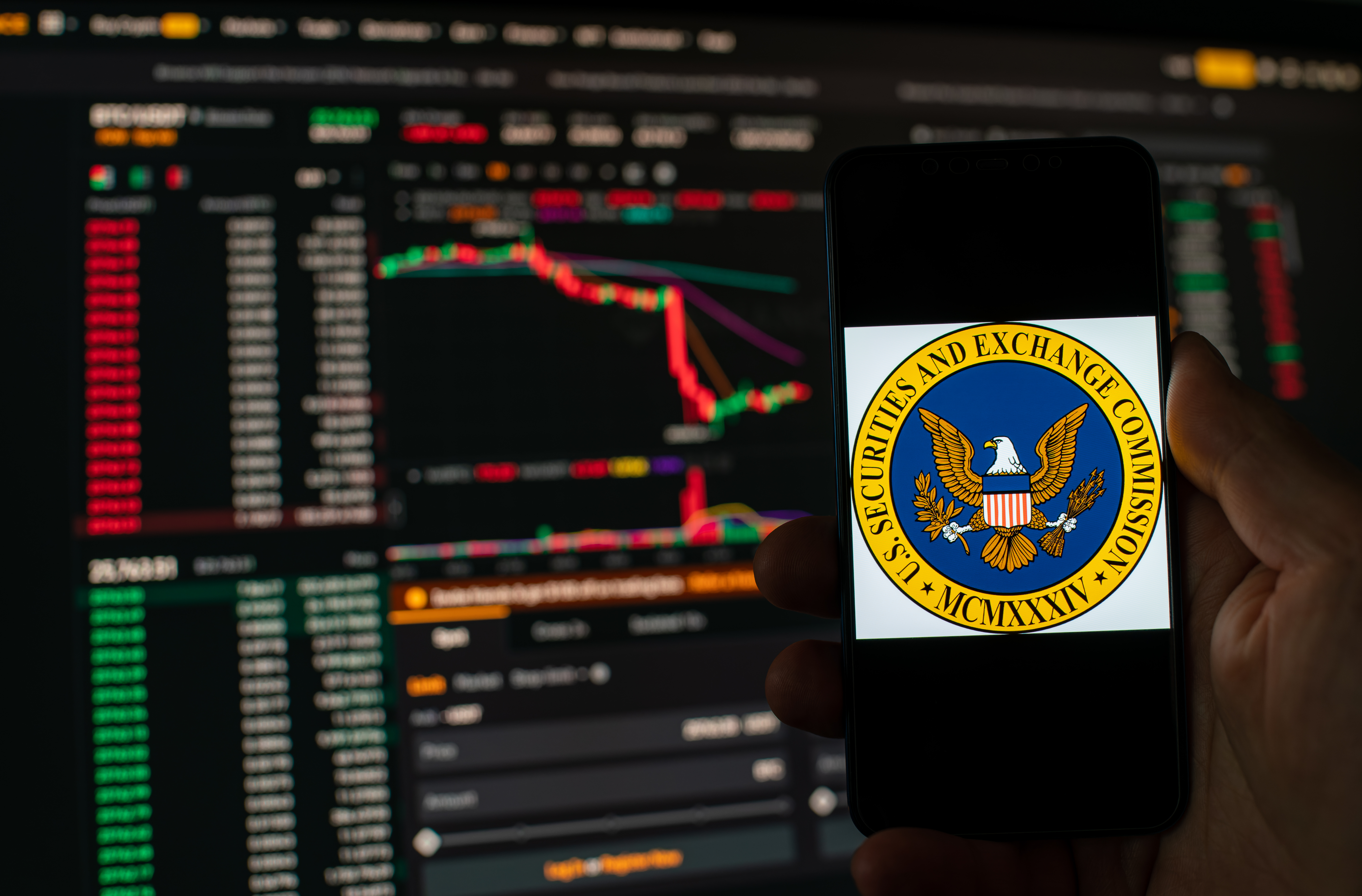 US Government Shutdown Lets Altcoin ETFs Slip Past SEC Regulation